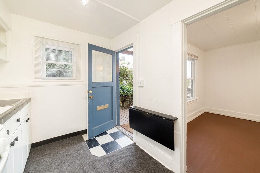 More Photos Of 2308-2326 SW Osage St, Portland Apartments For Sale