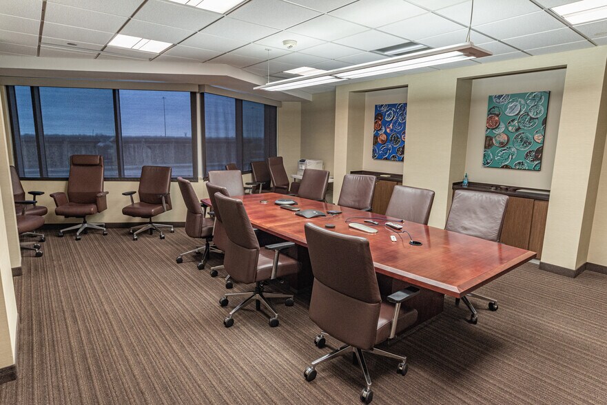 More Photos Of 1600 N Redbud Blvd, McKinney Office For Sale
