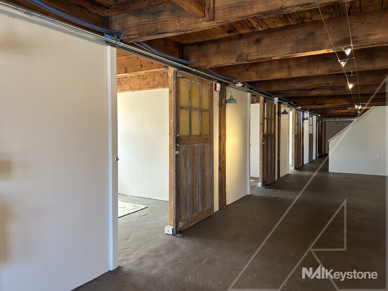 More Photos Of 715 Clinton St, Reading Light Distribution For Sale