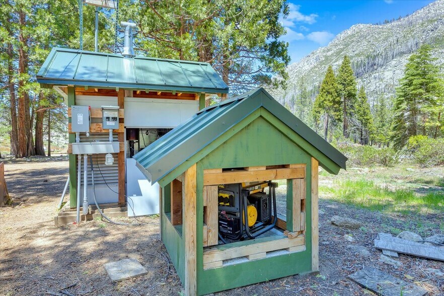 More Photos Of 1 State Hwy 108, Pinecrest Hotel For Sale