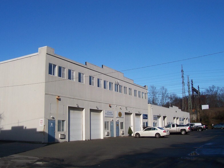 More Photos Of 130 Lenox Ave, Stamford Warehouse For Lease