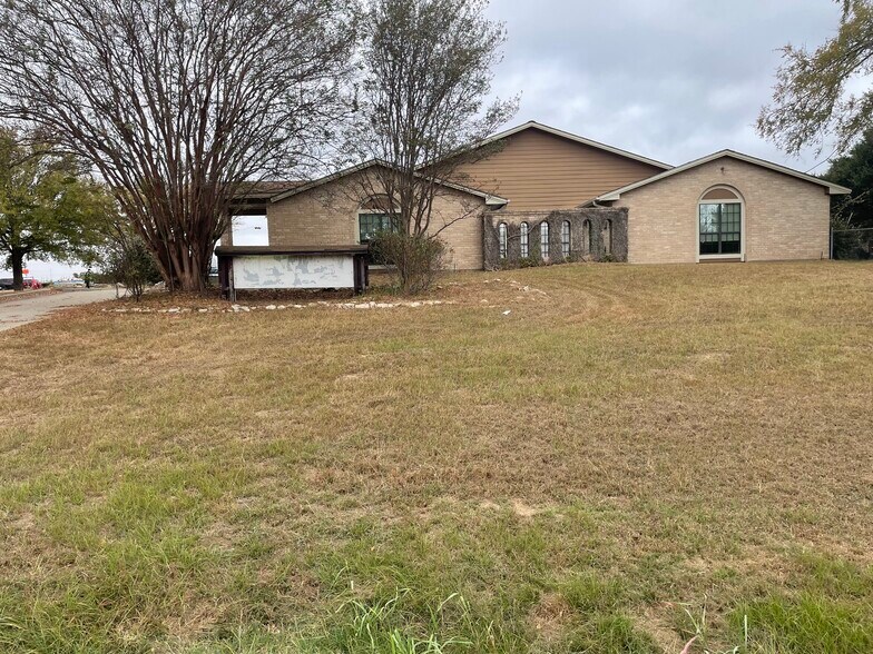 More Photos Of 6988 Raymond Stotzer, College Station Industrial For Sale