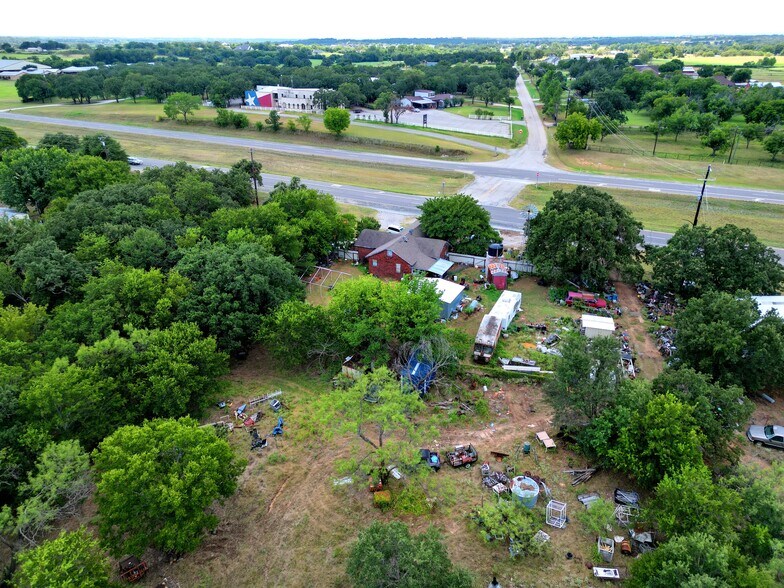More Photos Of 6502 Mineral Wells Hwy, Weatherford Flex For Sale