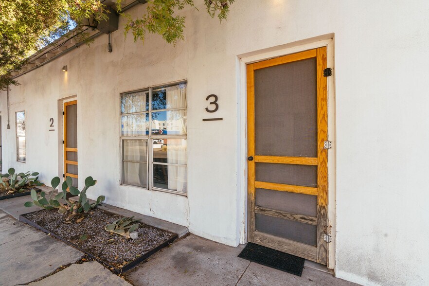 More Photos Of 200 E San Antonio St, Marfa Storefront Retail Residential For Sale