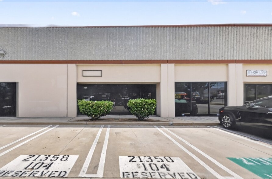 Primary Photo Of 21358 Nordhoff St, Chatsworth Light Distribution For Lease