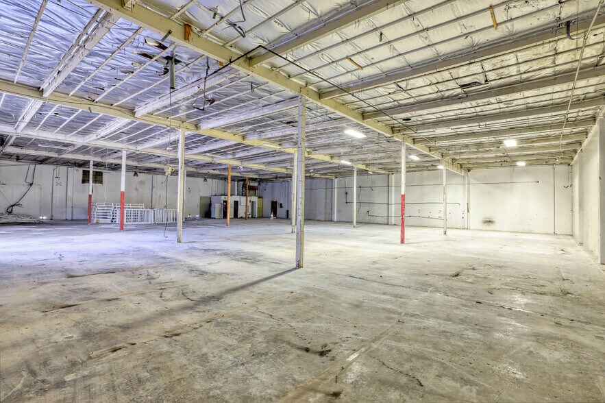 More Photos Of 538 W Monterey Ave, Pomona Distribution For Lease
