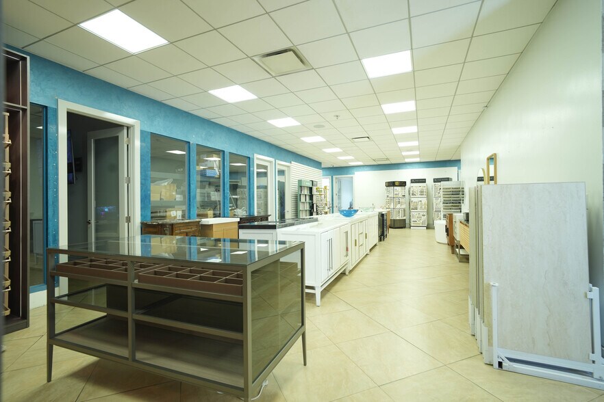 More Photos Of 11921 Sherman Way, North Hollywood Warehouse For Sale