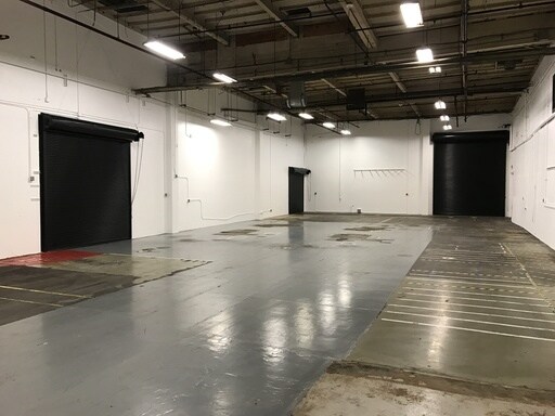 More Photos Of 3901 SE Naef Rd, Portland Manufacturing For Lease