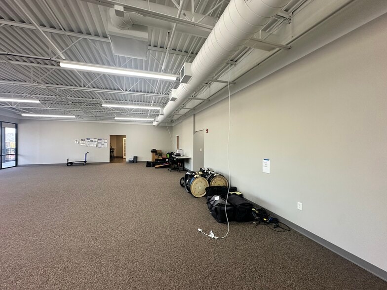 More Photos Of 540 Lake Center Pky, Cumming Office For Lease