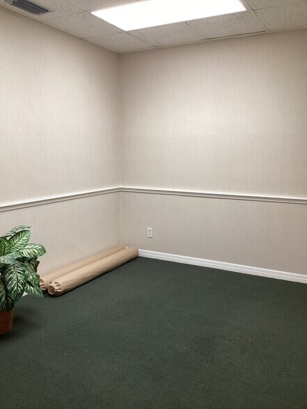 More Photos Of 1001 N Washington Blvd, Sarasota Office For Lease