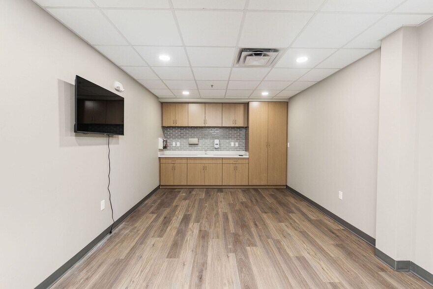 More Photos Of 2277 Fort Union Blvd, Salt Lake City Office For Sale