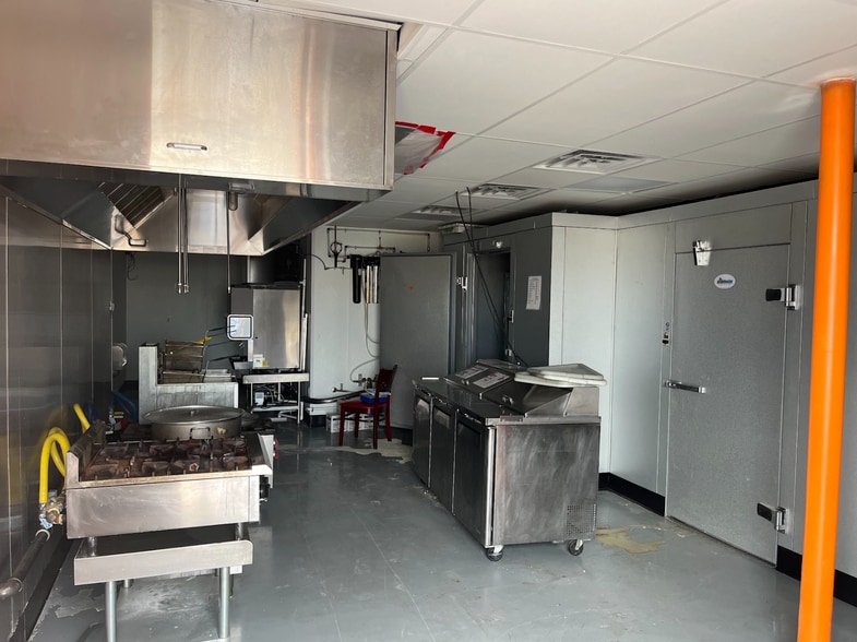 More Photos Of 16 W Pacific Ave, Henderson Storefront Retail Office For Lease