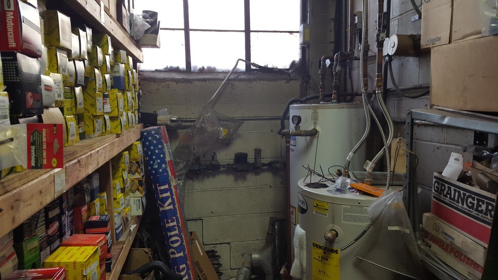 More Photos Of 152 Speigletown Rd, Troy Service Station For Sale