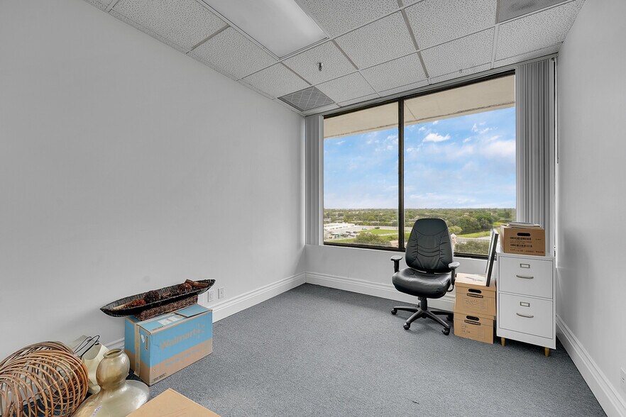 More Photos Of 2328 10th Ave N, Lake Worth Office For Lease