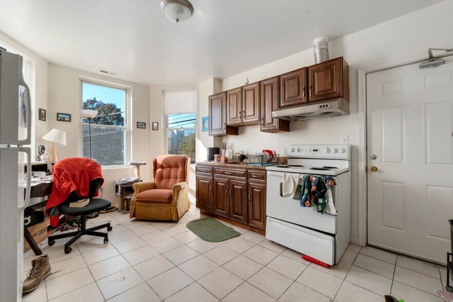 More Photos Of 2516-2520 N Charles St, Baltimore Apartments For Sale