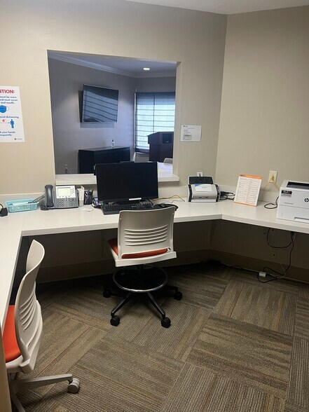 More Photos Of 230-236 Thomas More Pky, Crestview Hills Medical For Lease