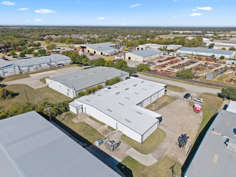 More Photos Of 1200 N Commercial Blvd, Arlington Warehouse For Lease