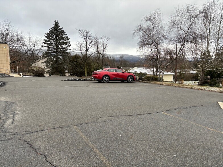 More Photos Of 4004 Birney Ave, Moosic Medical For Sale