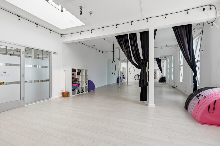 More Photos Of 33 S Fair Oaks Ave, Pasadena Office For Sale
