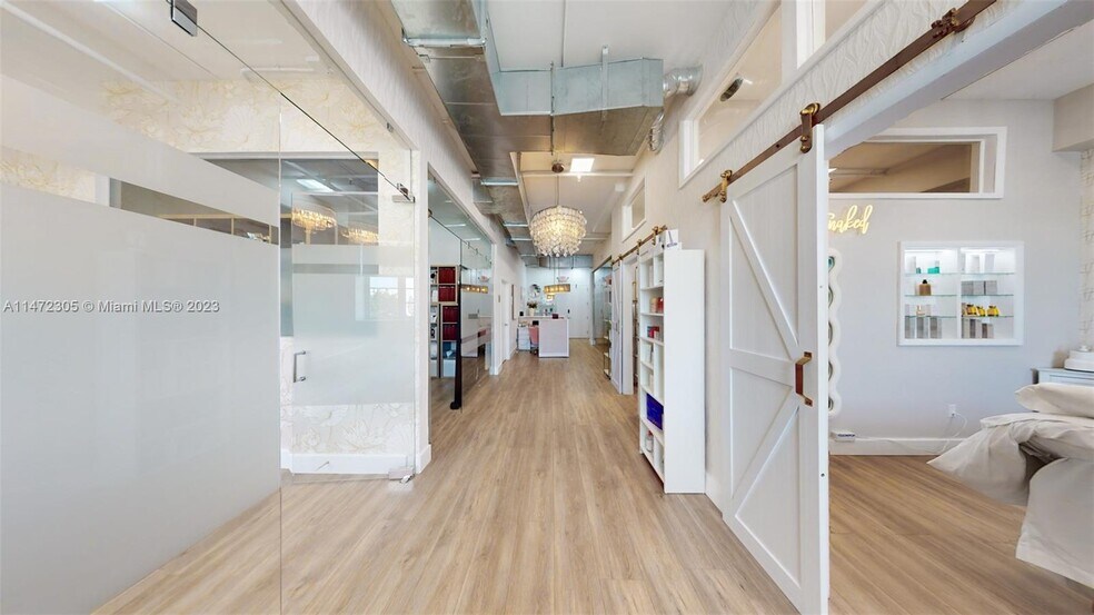 More Photos Of 1560 Lenox Ave, Miami Beach Office For Sale