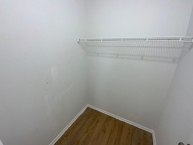 More Photos Of 855 Jamaica Rd, Venice Apartments For Sale