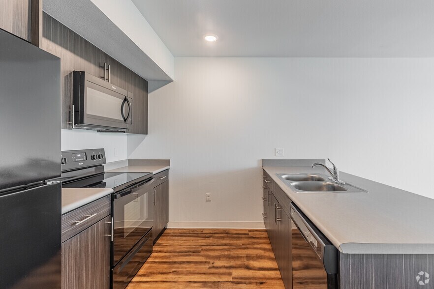 More Photos Of 5990 SE 92nd Ave, Portland Apartments For Lease