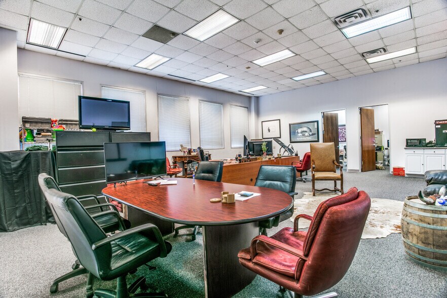 More Photos Of 6851 NE Loop 820, North Richland Hills Office For Lease