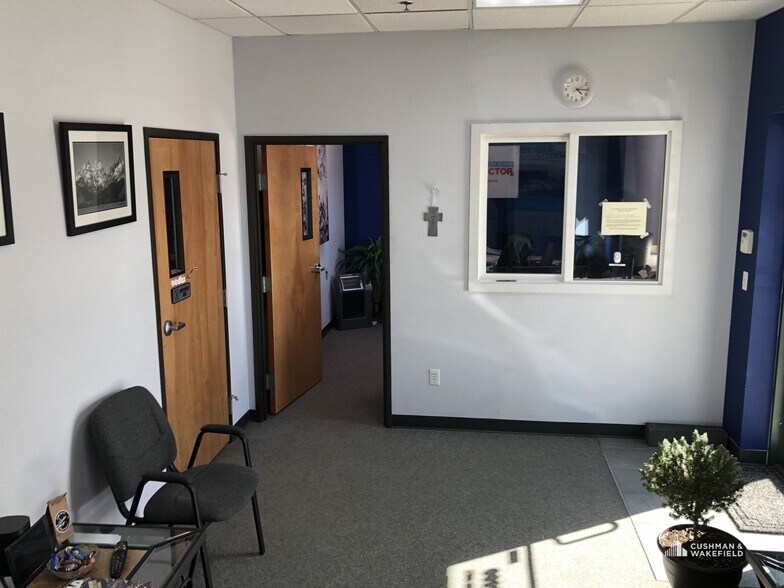 More Photos Of 3686 Stagecoach Rd, Longmont Warehouse For Sale