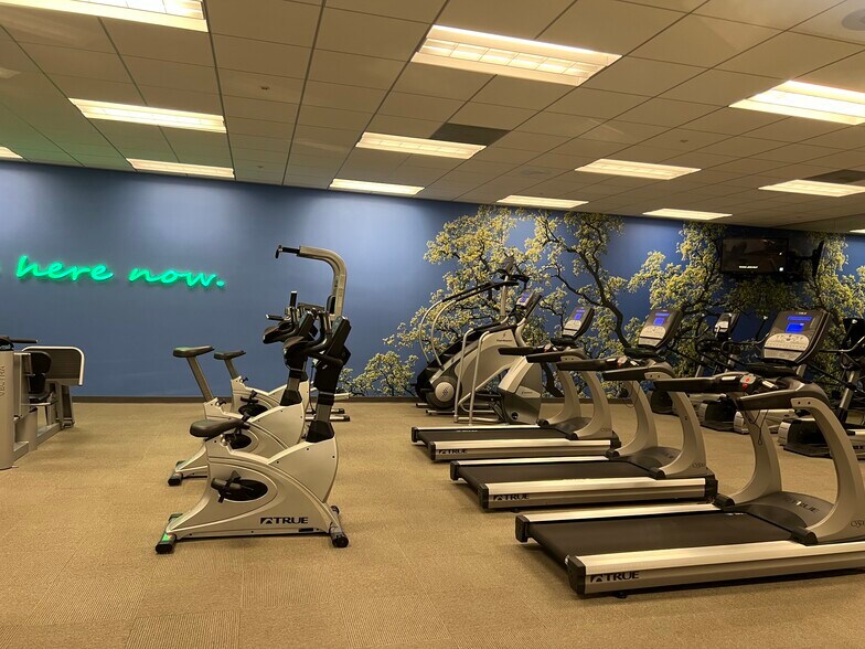 More Photos Of 1 Baxter Way, Westlake Village Office For Lease