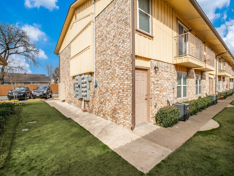 More Photos Of 1221 N Britain Rd, Irving Multifamily For Sale