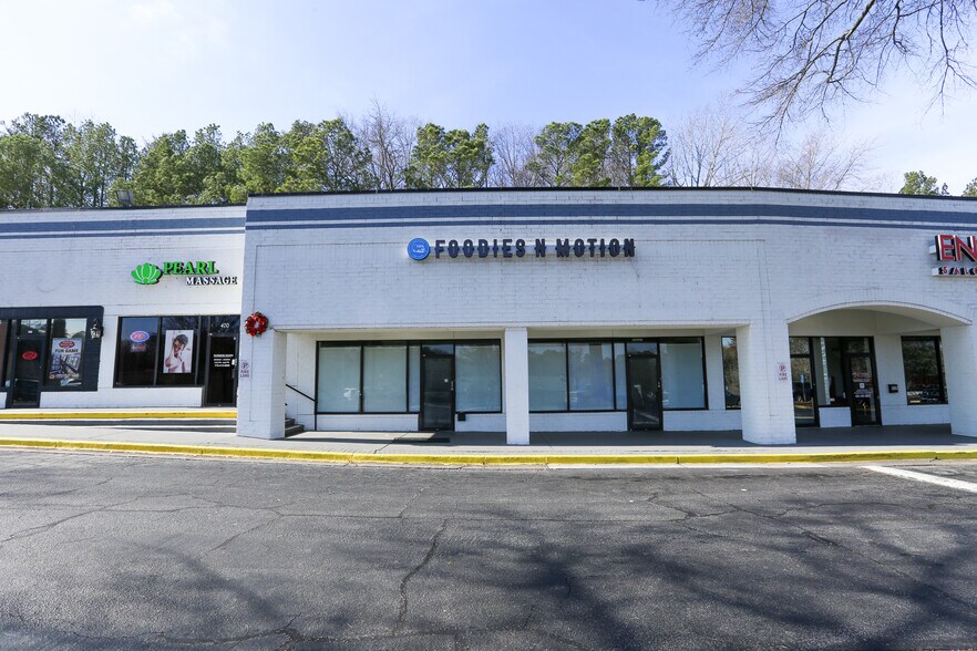 More Photos Of 8610 Roswell Rd, Atlanta Unknown For Lease