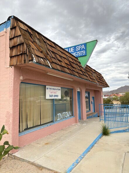Primary Photo Of 5929-5933 Adobe Rd, Twentynine Palms Freestanding For Sale