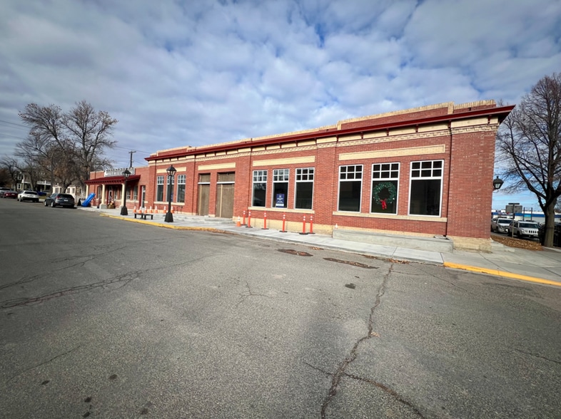 Primary Photo Of 201 Main St, Roundup Restaurant For Sale