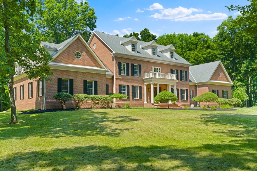 More Photos Of 5455 Plantation Rd, Sunbury Lodge Meeting Hall For Sale