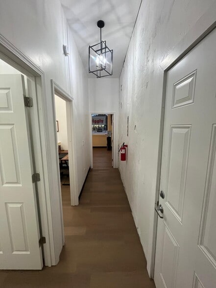 More Photos Of 47 S Ingold Ave, Garland Storefront Retail Office For Sale