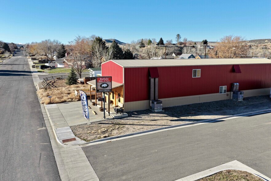 More Photos Of 626 Richards St, Thermopolis Freestanding For Sale