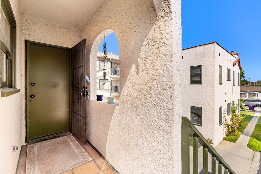 More Photos Of 1117 Mira Mar Ave, Long Beach Apartments For Sale