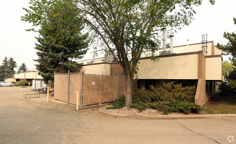 More Photos Of 9403 20 Av NW, Edmonton Office For Sale