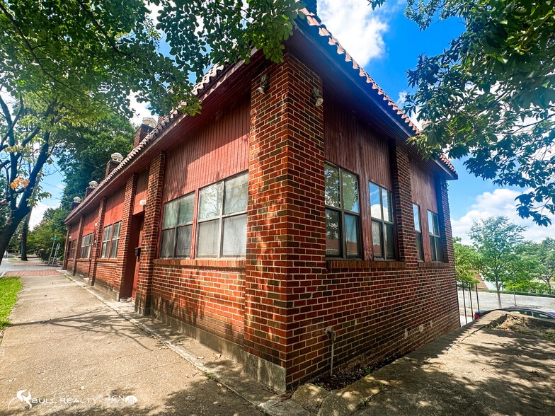 More Photos Of 530 NE Parkway Dr, Atlanta Apartments For Sale
