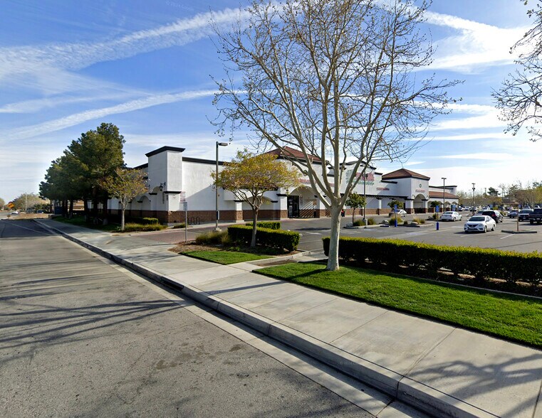 More Photos Of 815 E Avenue K, Lancaster Supermarket For Sale