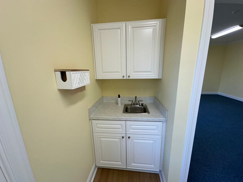 More Photos Of 585 Colonial Park Dr, Roswell Loft Creative Space For Sale