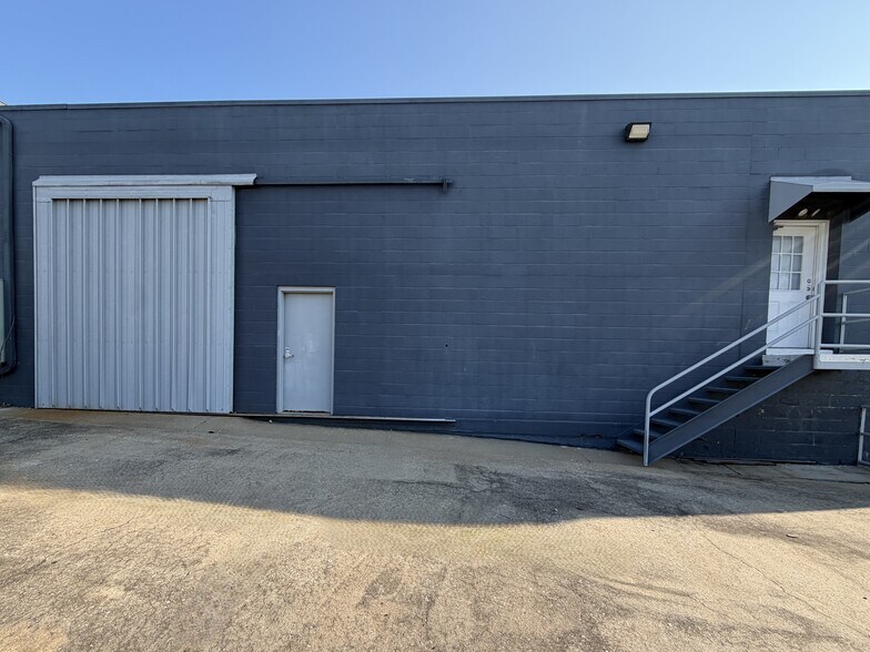 More Photos Of 385-387 Industrial Dr, Mount Juliet Warehouse For Lease