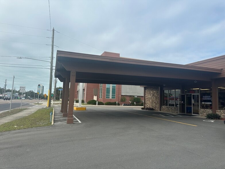 More Photos Of 1152 Court St, Clearwater Freestanding For Sale