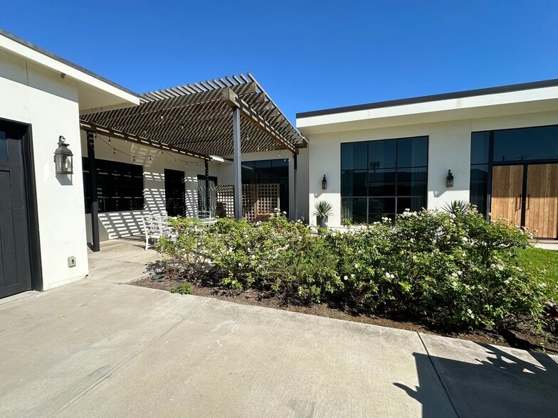 More Photos Of 4775 Memphis St, Dallas Light Distribution For Sale