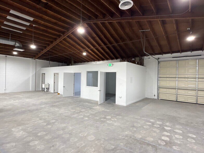 More Photos Of 3605 E 8th St, Los Angeles Distribution For Lease