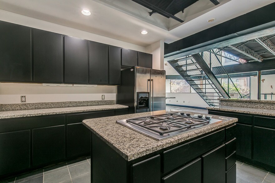 More Photos Of 1801 Laws St, Dallas Office Residential For Lease