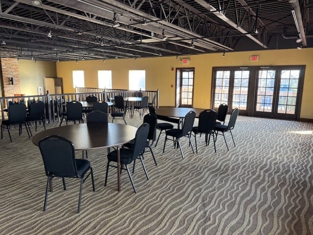 More Photos Of 12031 Lackland Rd, Saint Louis Hotel For Lease