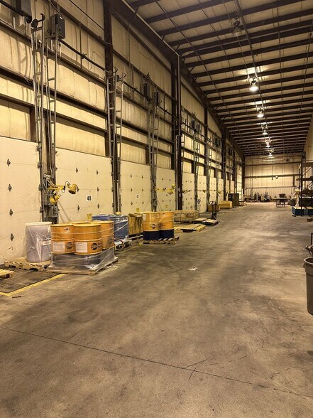 More Photos Of 3001 Tamarack Rd, Owensboro Distribution For Lease