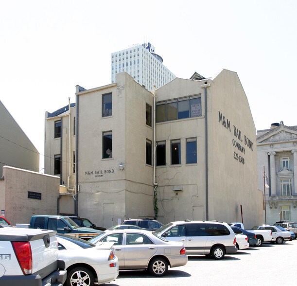 More Photos Of 138 N B B King Blvd, Memphis Office For Sale