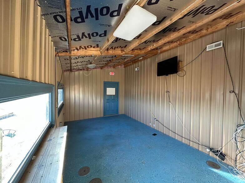 More Photos Of 11 Sulphur Springs Rd, Greenville Industrial For Lease